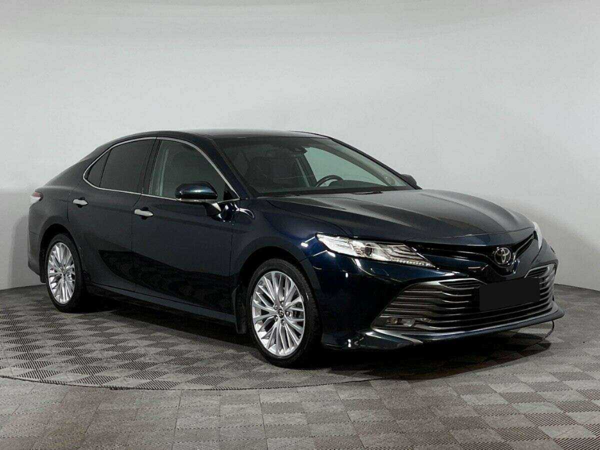 Toyota Camry 2019 года с пробегом. Фото: #2