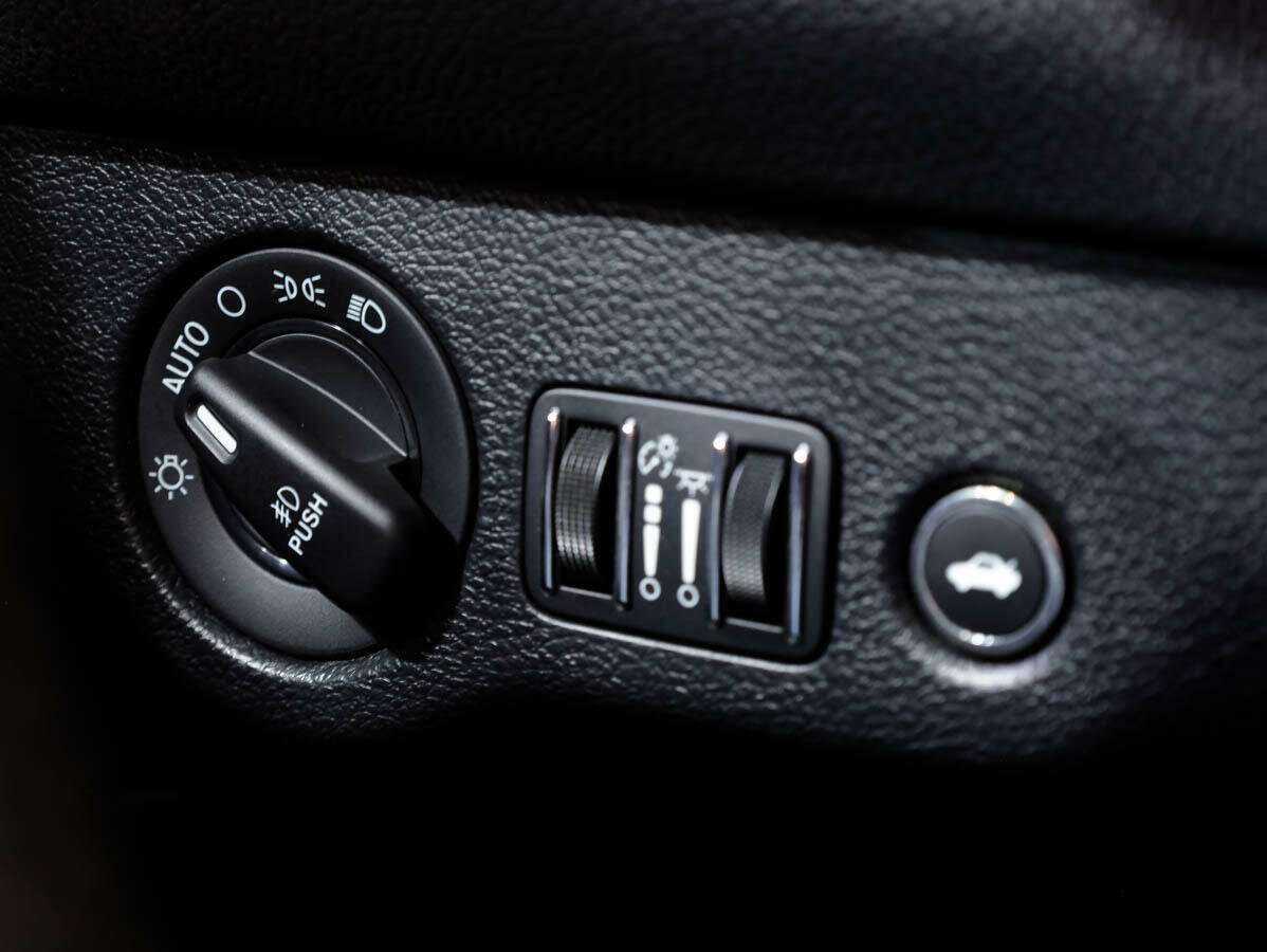 Dodge Challenger 2020 года с пробегом. Фото: #14