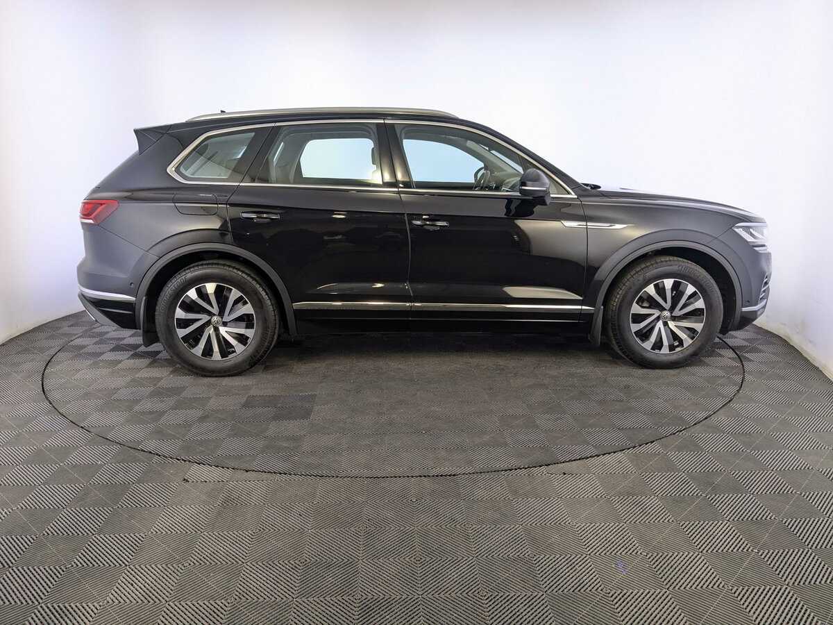 Volkswagen Touareg 2020 года с пробегом. Фото: #3
