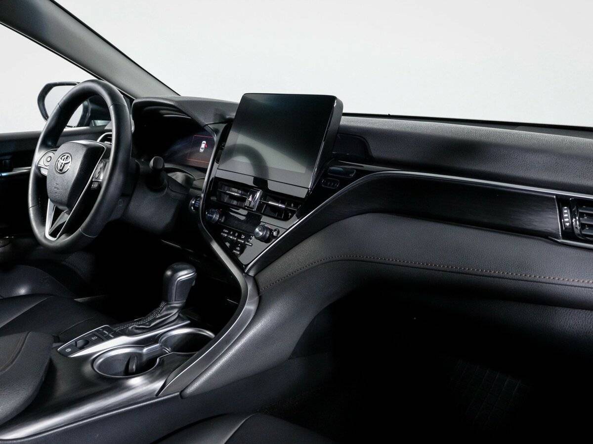 Toyota Camry 2023 года с пробегом. Фото: #8