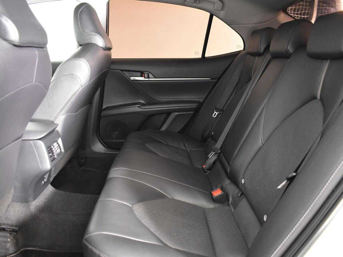 Toyota Camry 2021 года с пробегом. Фото: #19