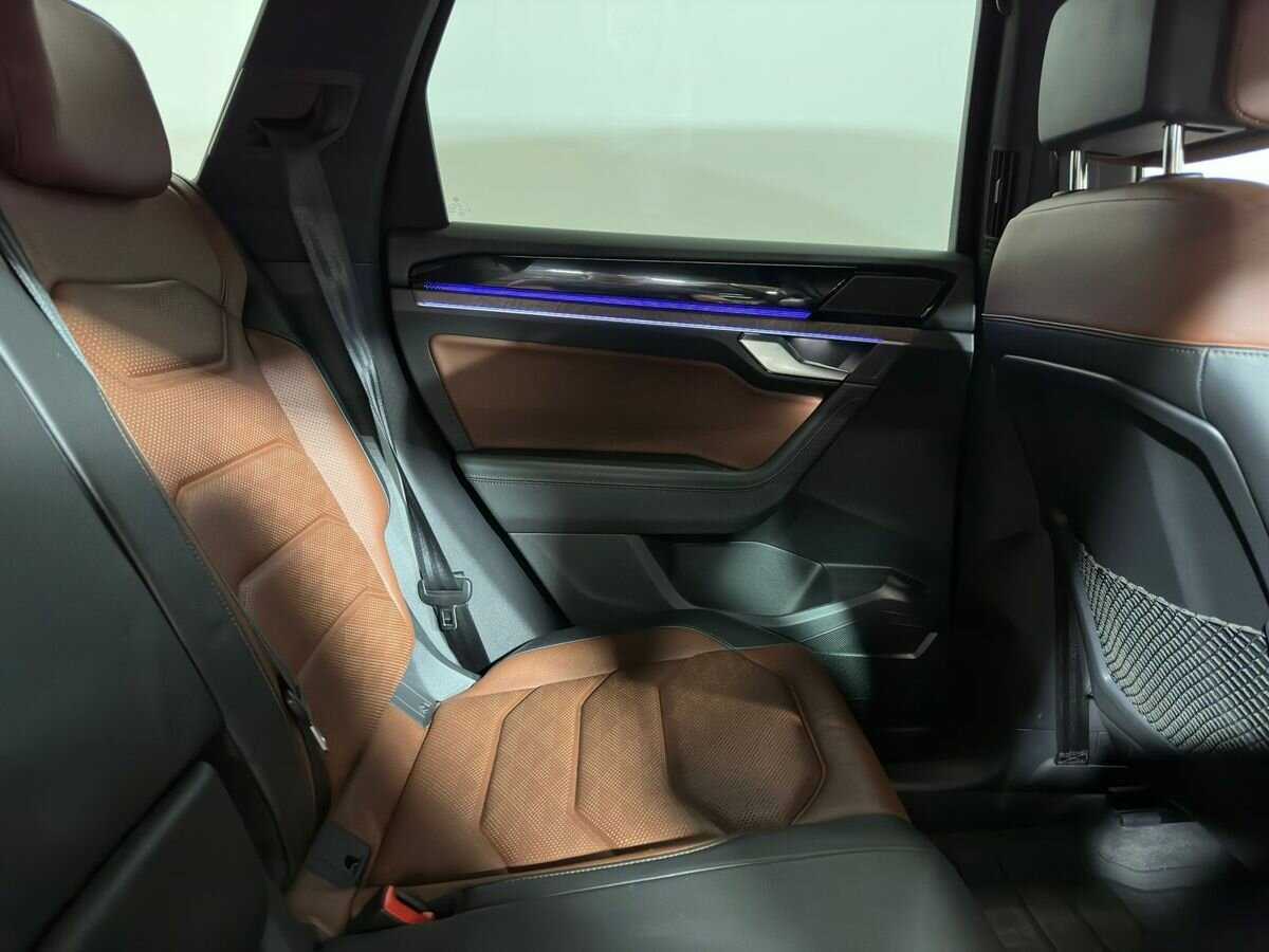 Volkswagen Touareg 2020 года с пробегом. Фото: #10