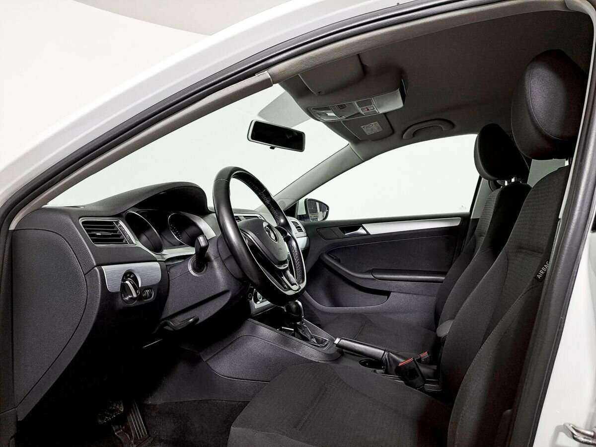 Volkswagen Jetta 2018 года с пробегом. Фото: #12