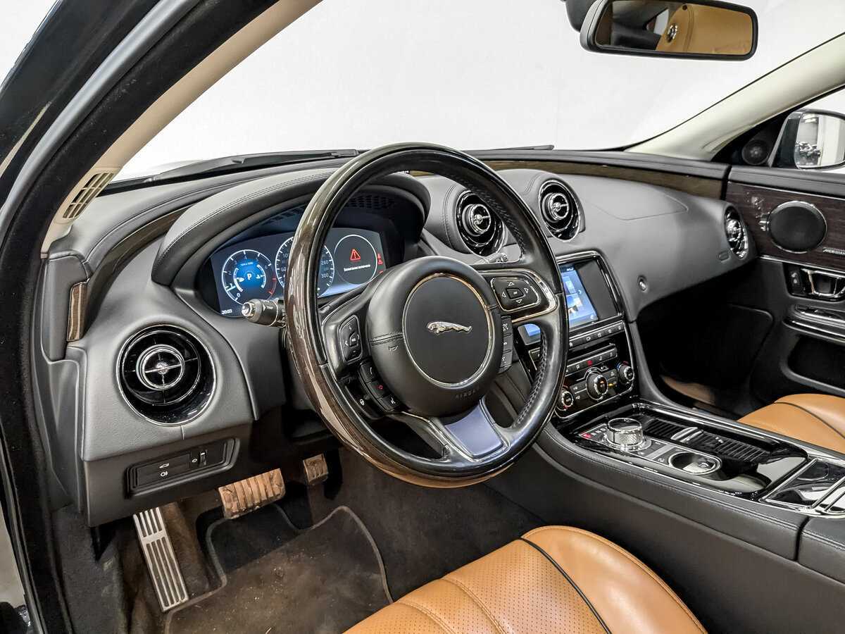 Jaguar XJ 2017 года с пробегом. Фото: #15