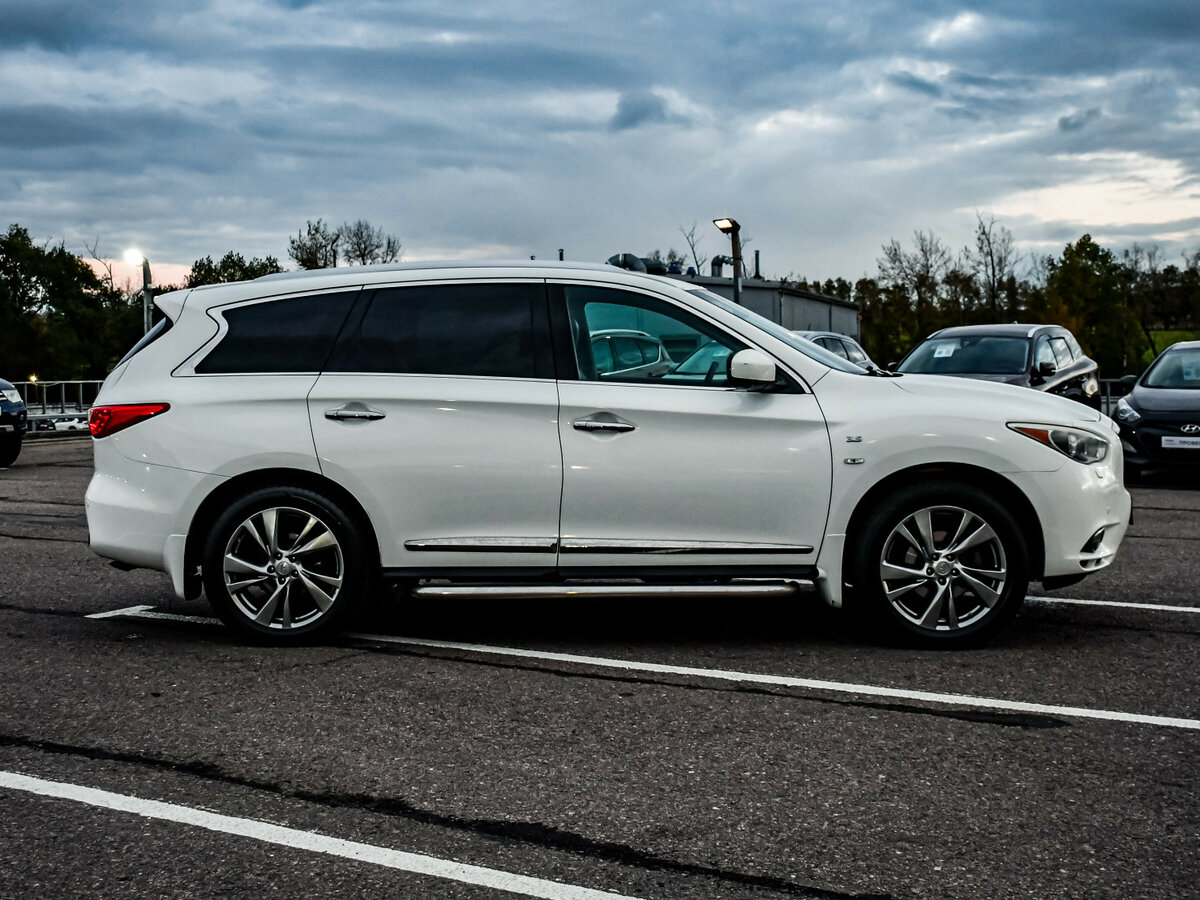 Infiniti QX60 2014 года с пробегом. Фото: #3