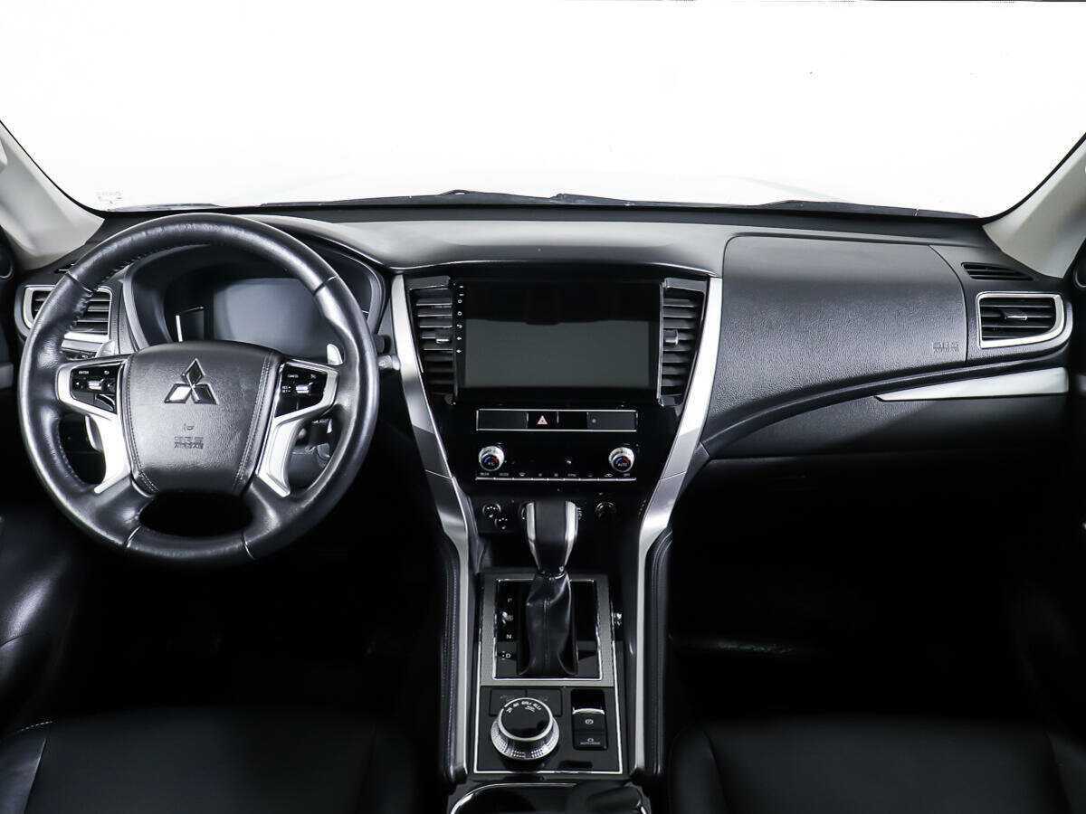 Mitsubishi Pajero Sport 2020 года с пробегом. Фото: #11