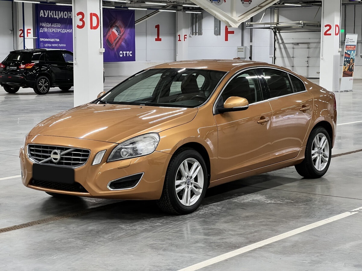 Volvo S60 2012 года с пробегом. Посмотреть фото