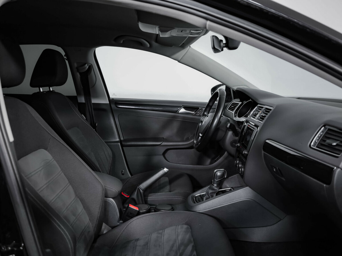 Volkswagen Jetta 2017 года с пробегом. Фото: #24