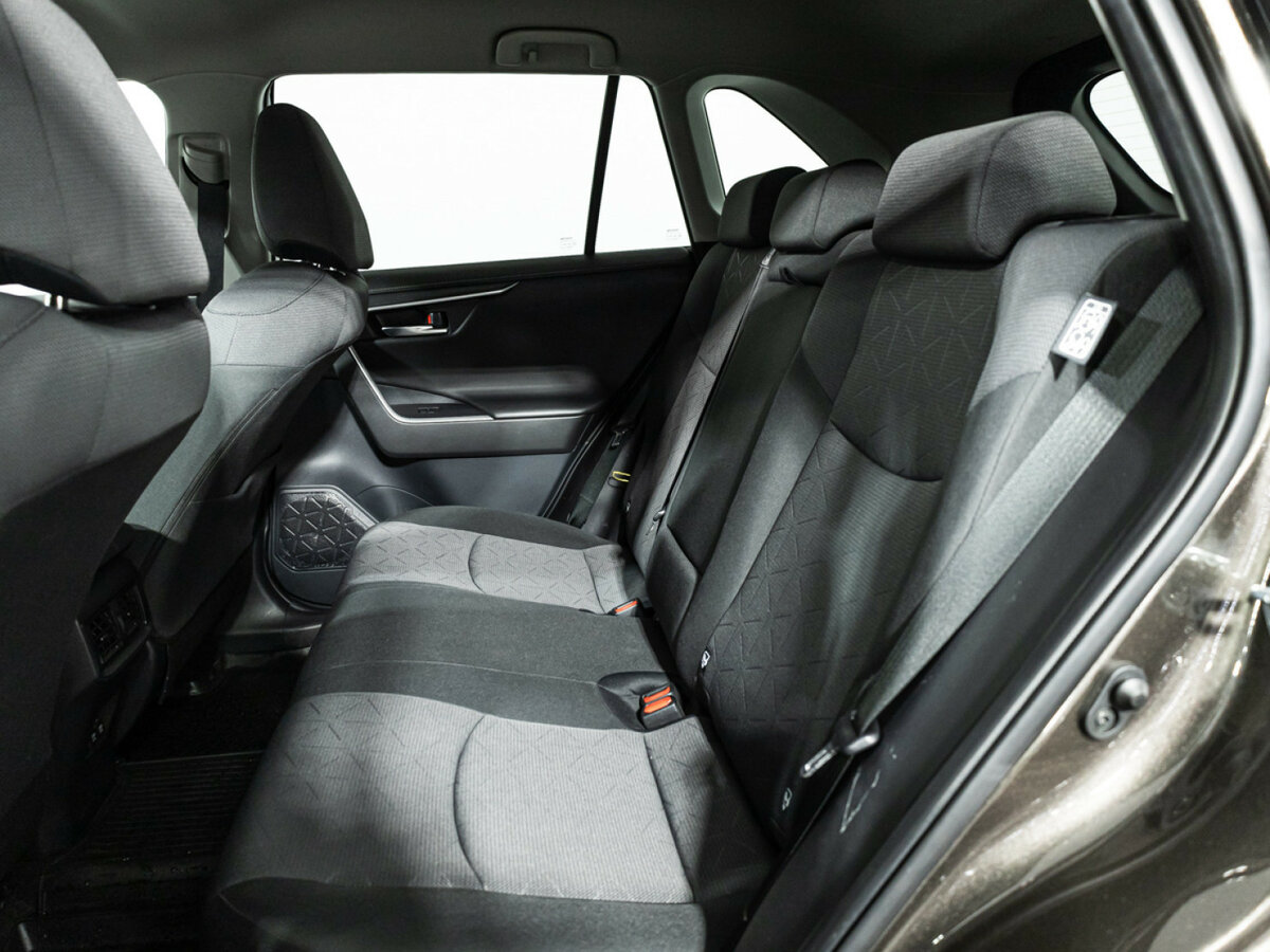 Toyota RAV4 2021 года с пробегом. Фото: #7