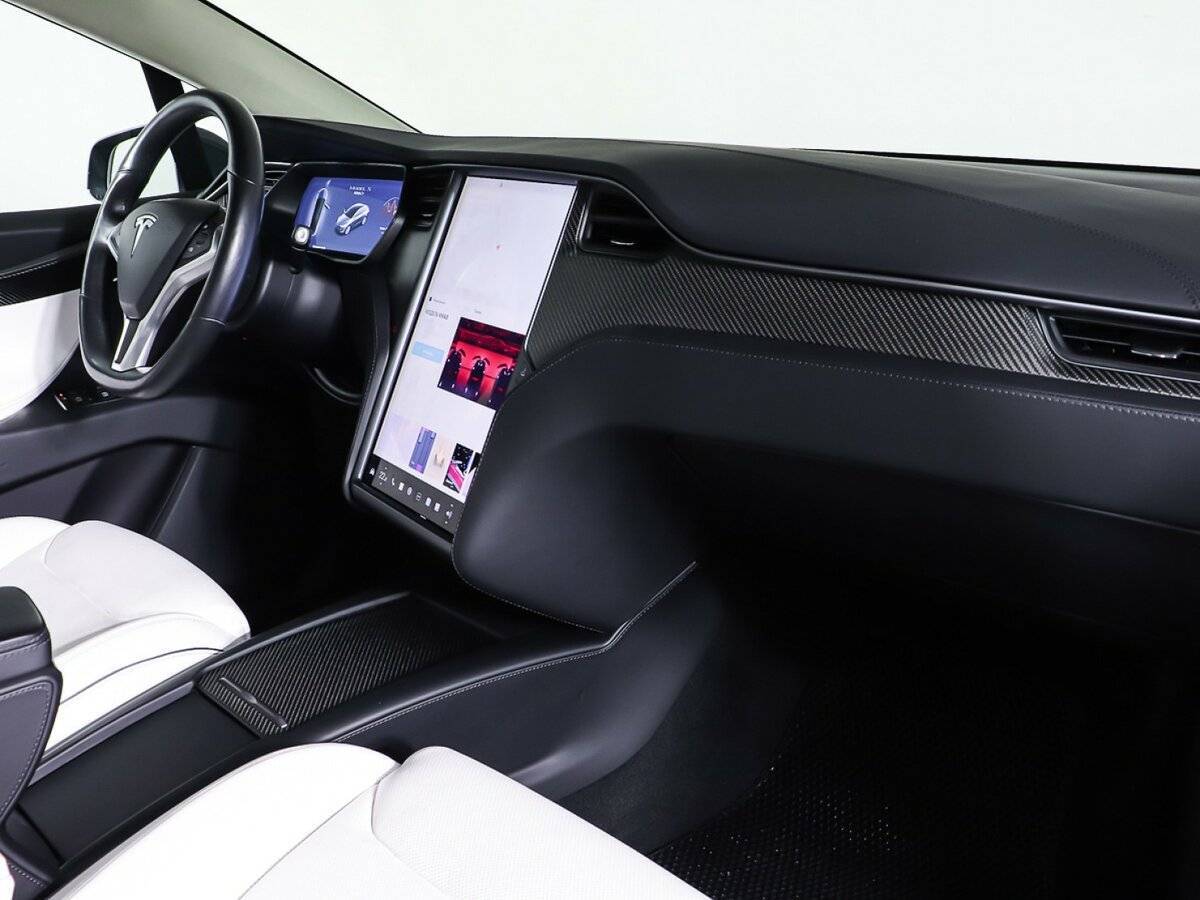 Tesla Model X 2018 года с пробегом. Фото: #31