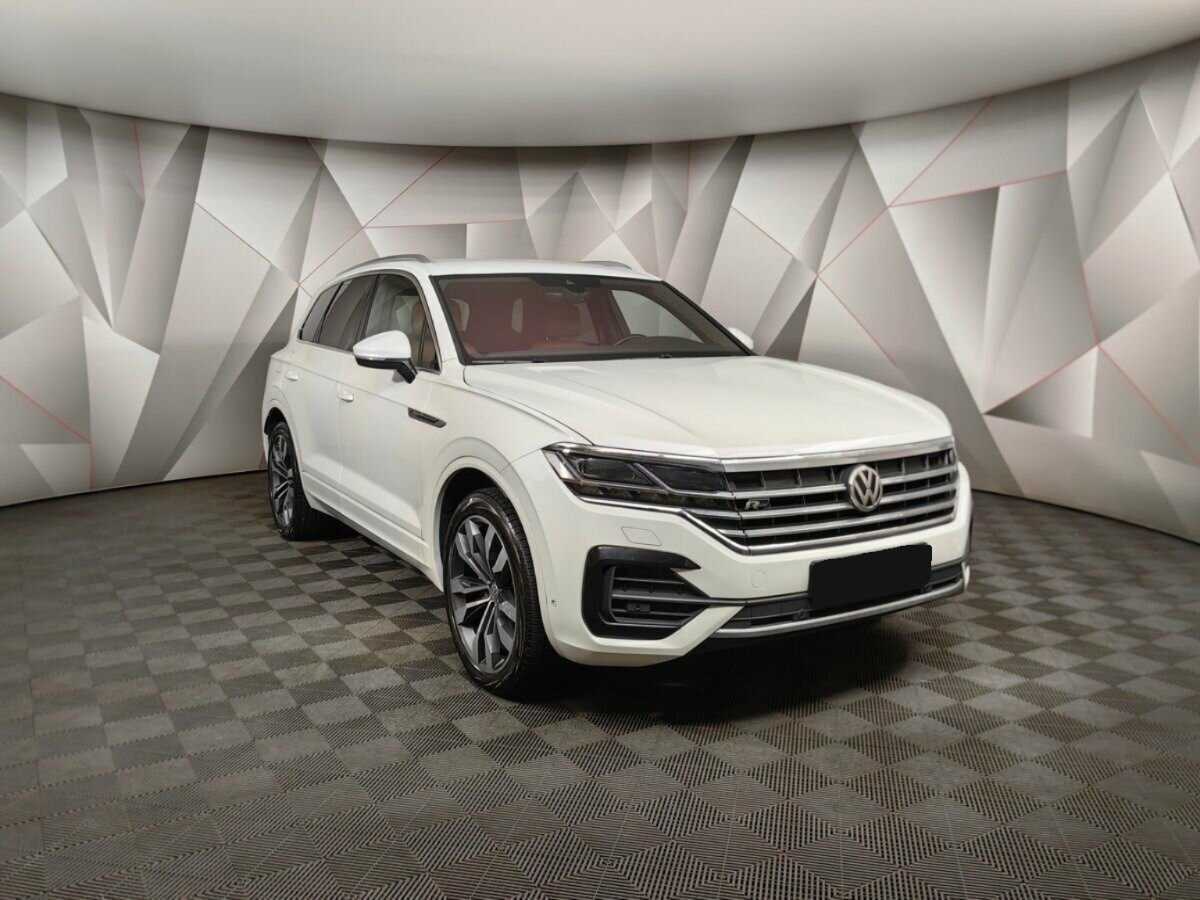 Volkswagen Touareg 2019 года с пробегом. Фото: #2