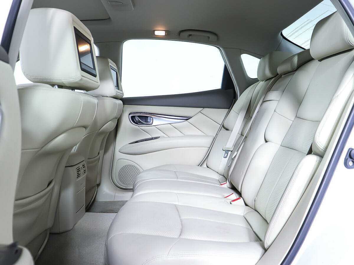 Infiniti M 2012 года с пробегом. Фото: #9