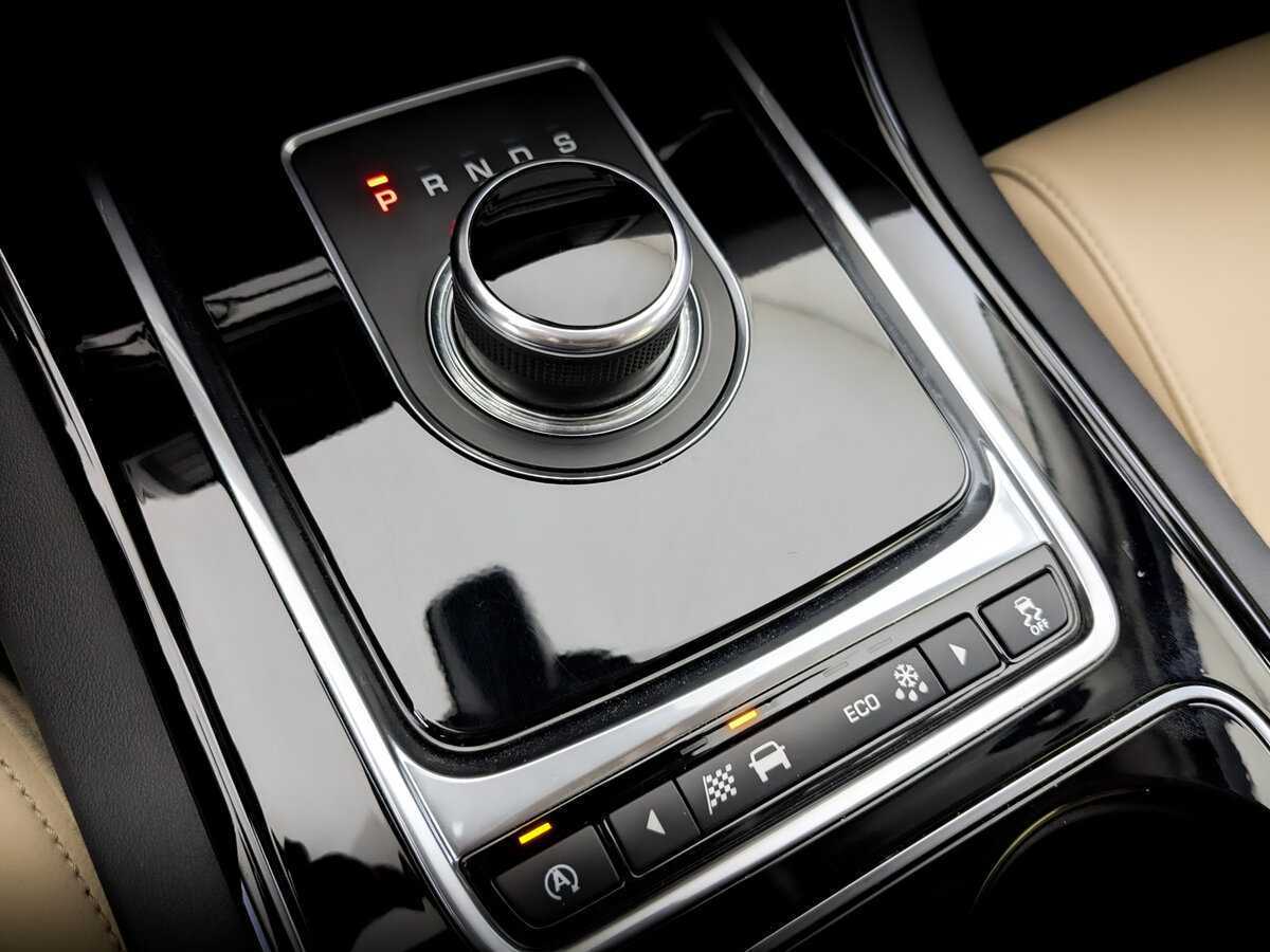 Jaguar XE 2017 года с пробегом. Фото: #26