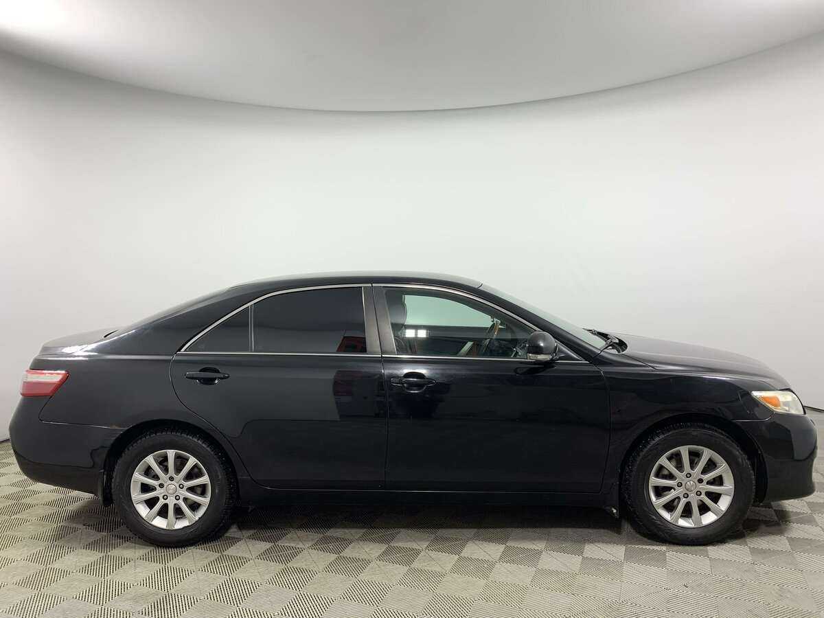 Toyota Camry 2011 года с пробегом. Фото: #2