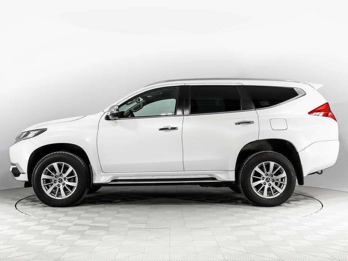 Mitsubishi Pajero Sport 2017 года с пробегом. Фото: #7