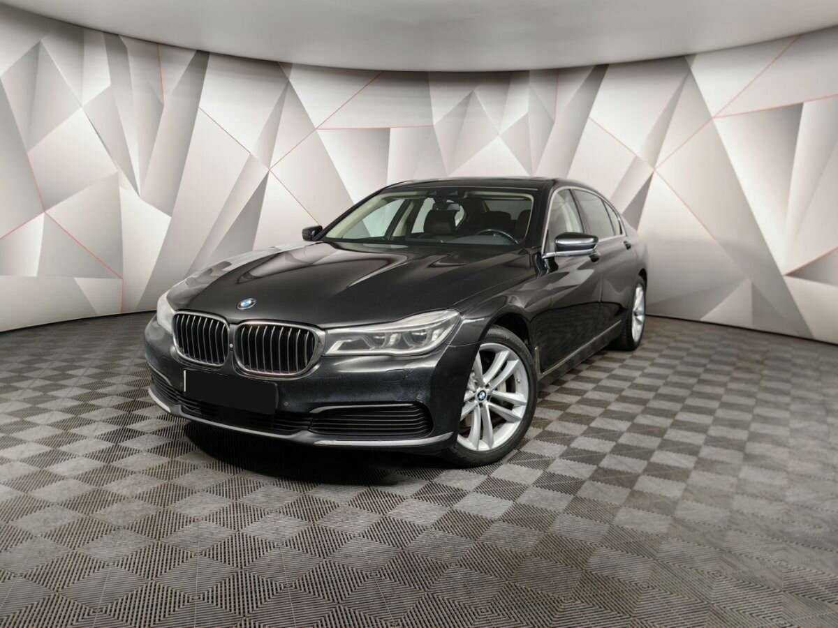 BMW 7 серии 2015 года с пробегом. Фото: #0