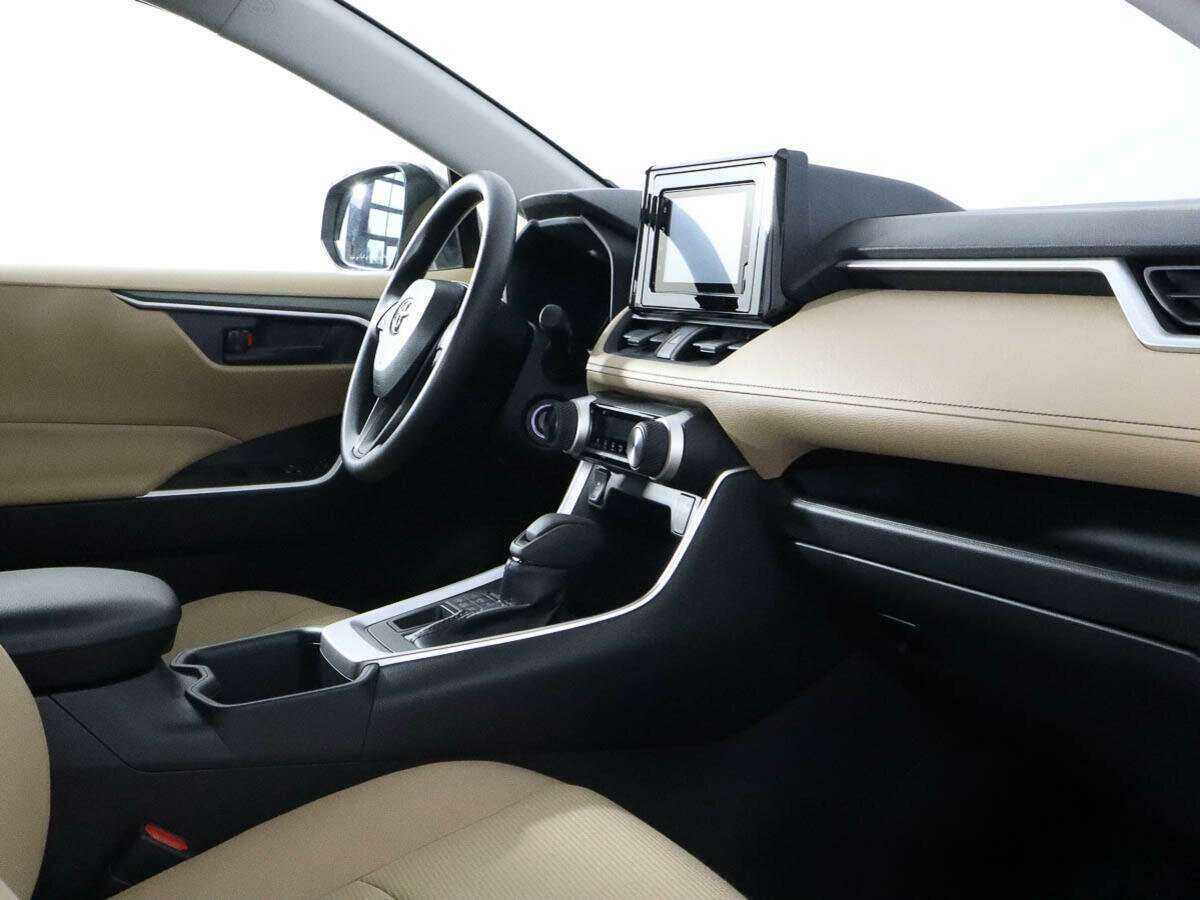 Toyota RAV4 2022 года с пробегом. Фото: #6