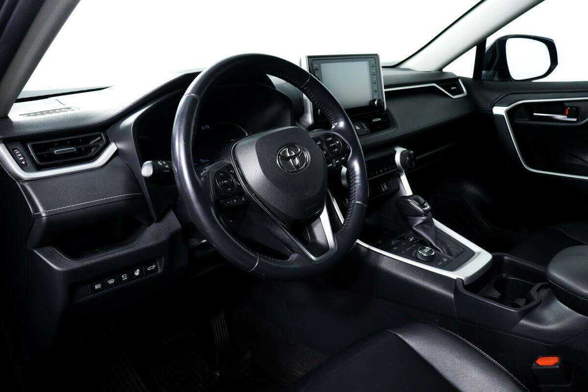 Toyota RAV4 2019 года с пробегом. Фото: #12