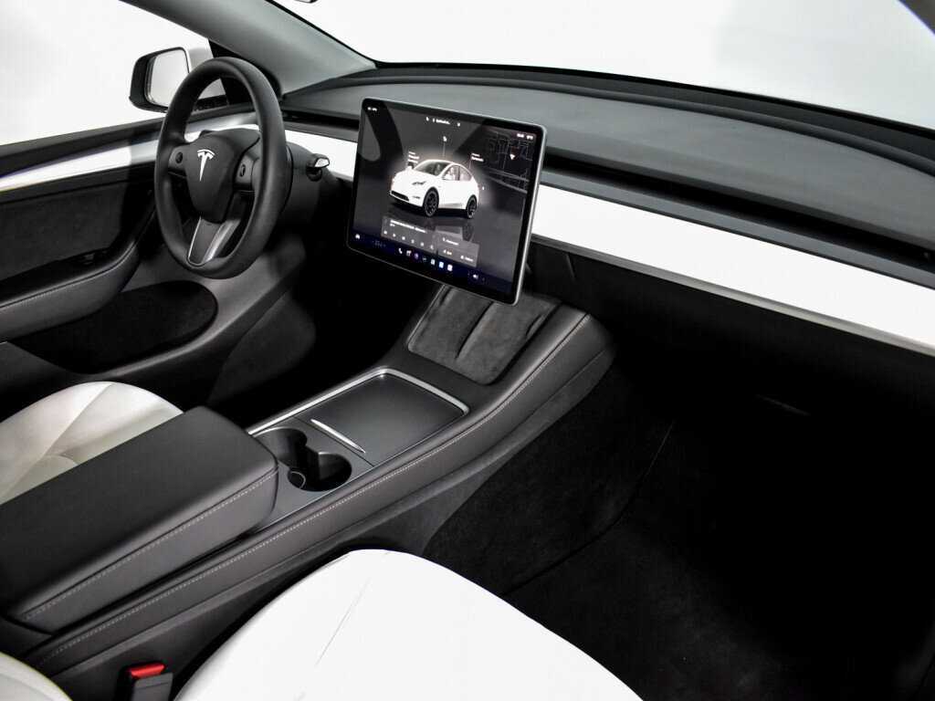 Tesla Model Y 2022 года с пробегом. Фото: #9