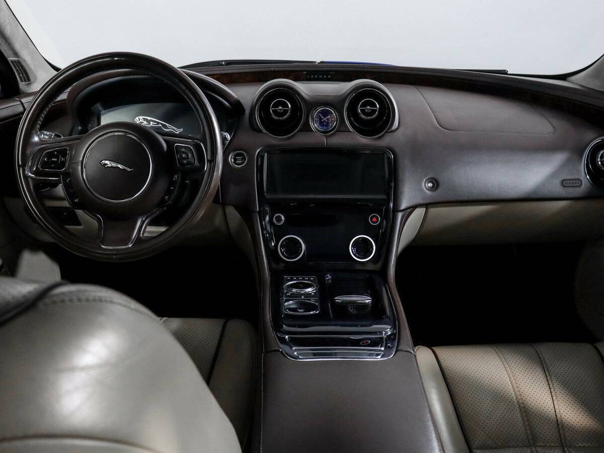 Jaguar XJ 2011 года с пробегом. Фото: #9