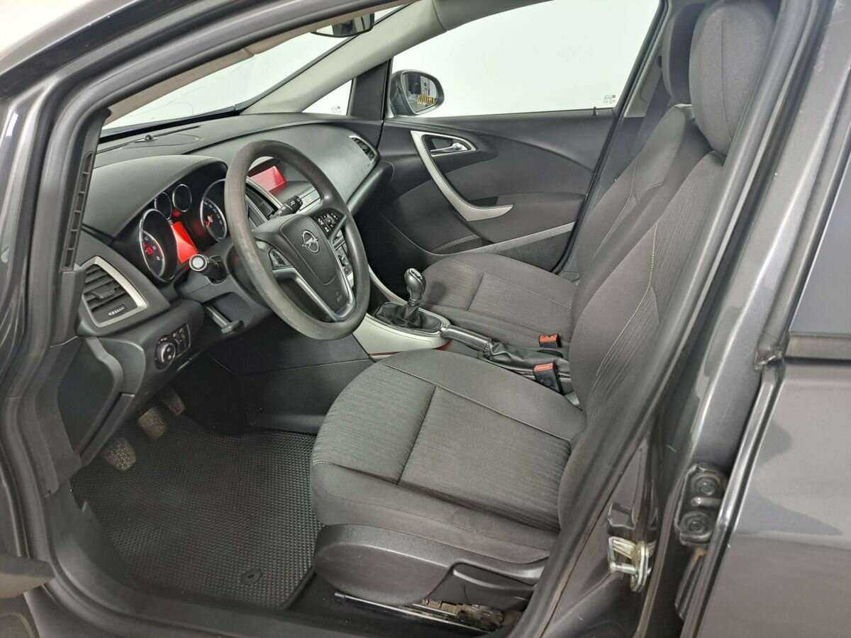 Opel Astra 2011 года с пробегом. Фото: #12