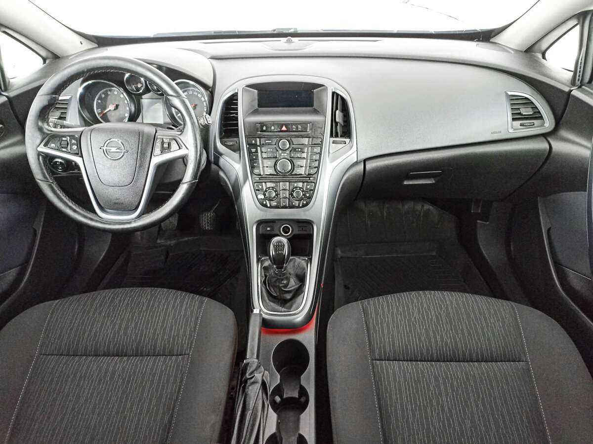 Opel Astra 2011 года с пробегом. Фото: #11
