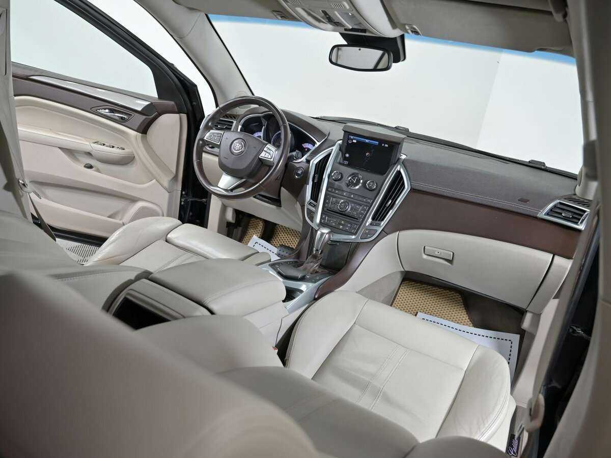 Cadillac SRX 2010 года с пробегом. Фото: #4