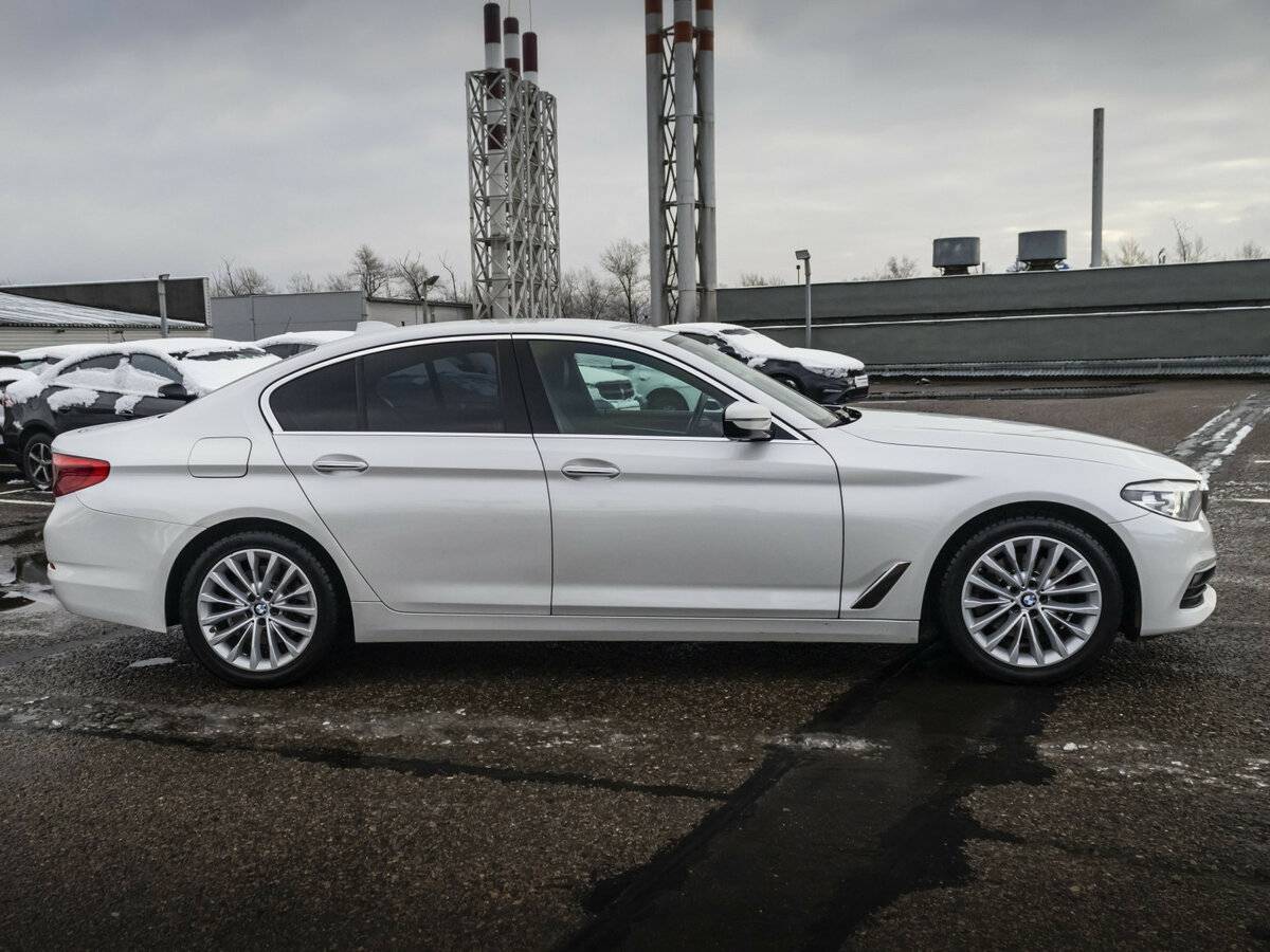 BMW 5 серии 2017 года с пробегом. Фото: #3