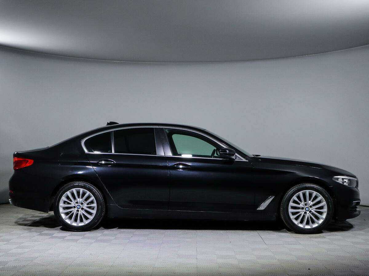 BMW 5 серии 2017 года с пробегом. Фото: #3