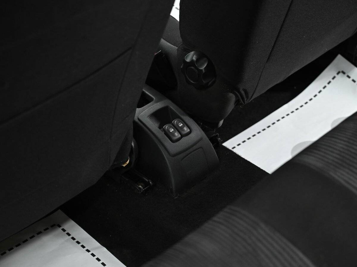 Renault Logan 2013 года с пробегом. Фото: #13