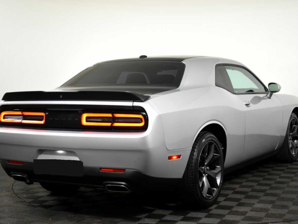 Dodge Challenger 2020 года с пробегом. Фото: #3