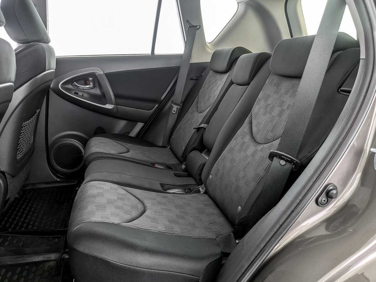 Toyota RAV4 2012 года с пробегом. Фото: #11