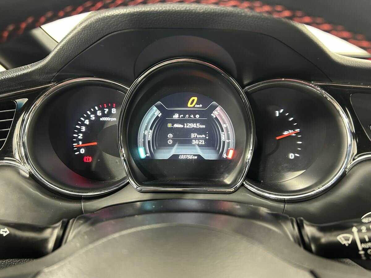 Kia Ceed GT 2017 года с пробегом. Фото: #10