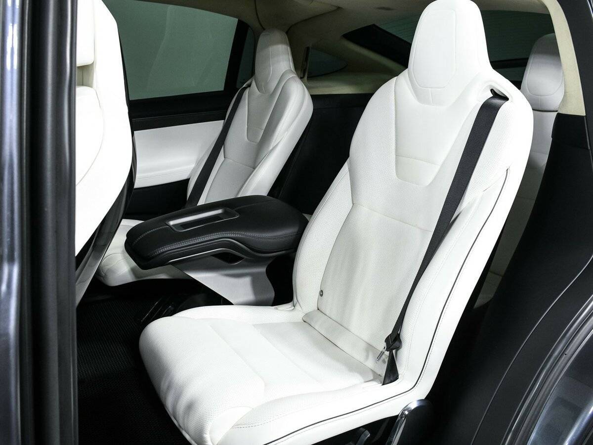 Tesla Model X 2018 года с пробегом. Фото: #36