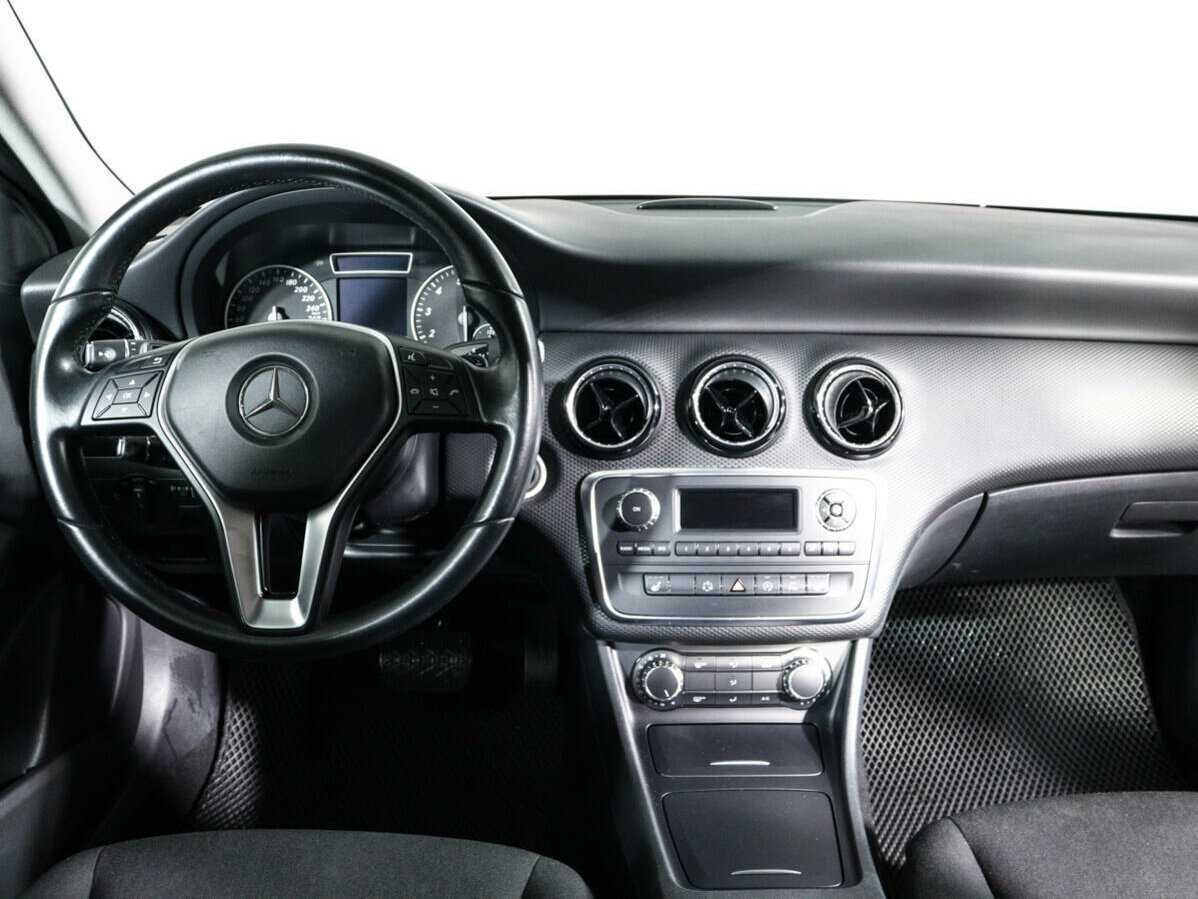 Mercedes-Benz A-Класс 2015 года с пробегом. Фото: #11