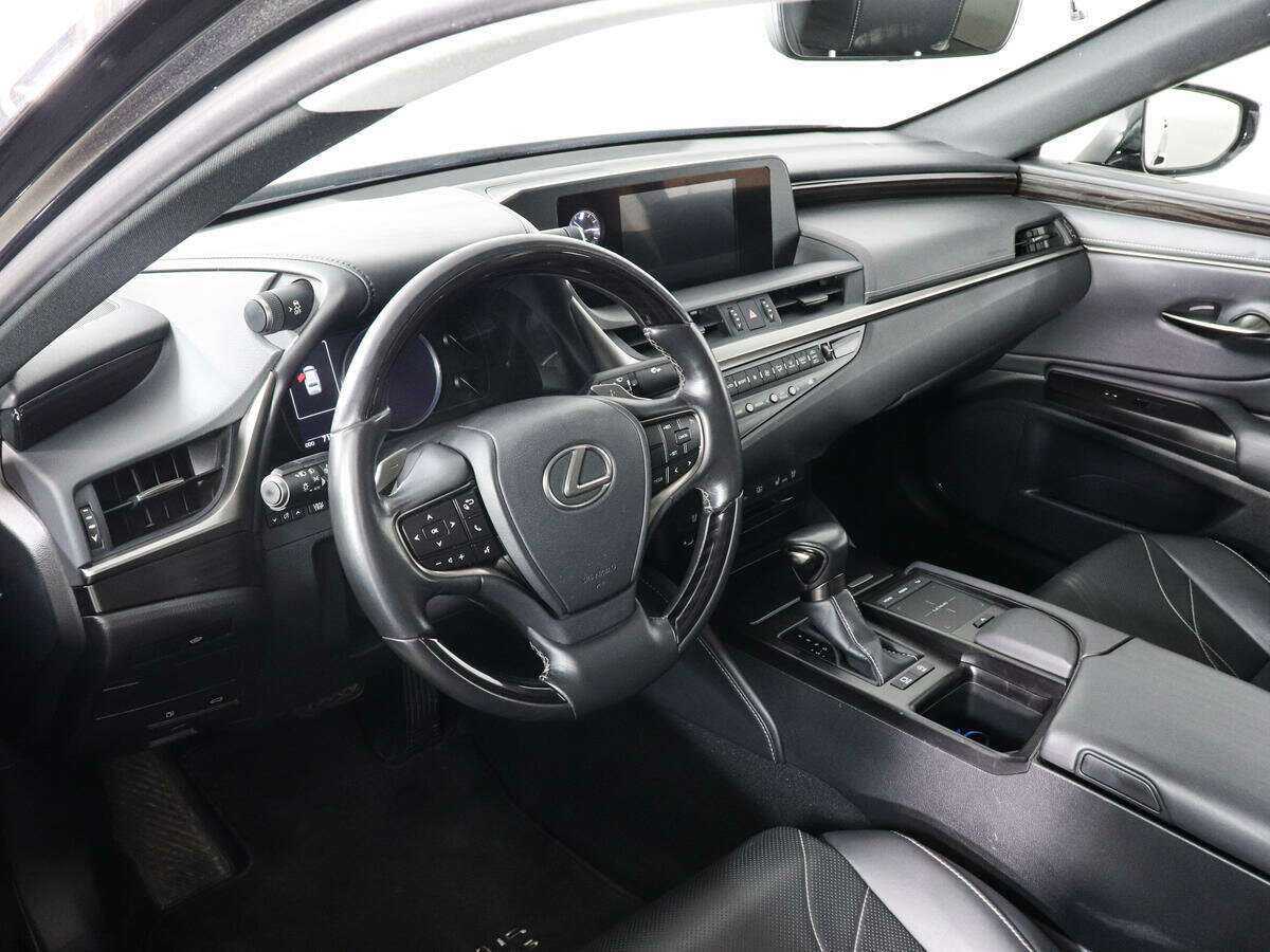 Lexus ES 2019 года с пробегом. Фото: #8
