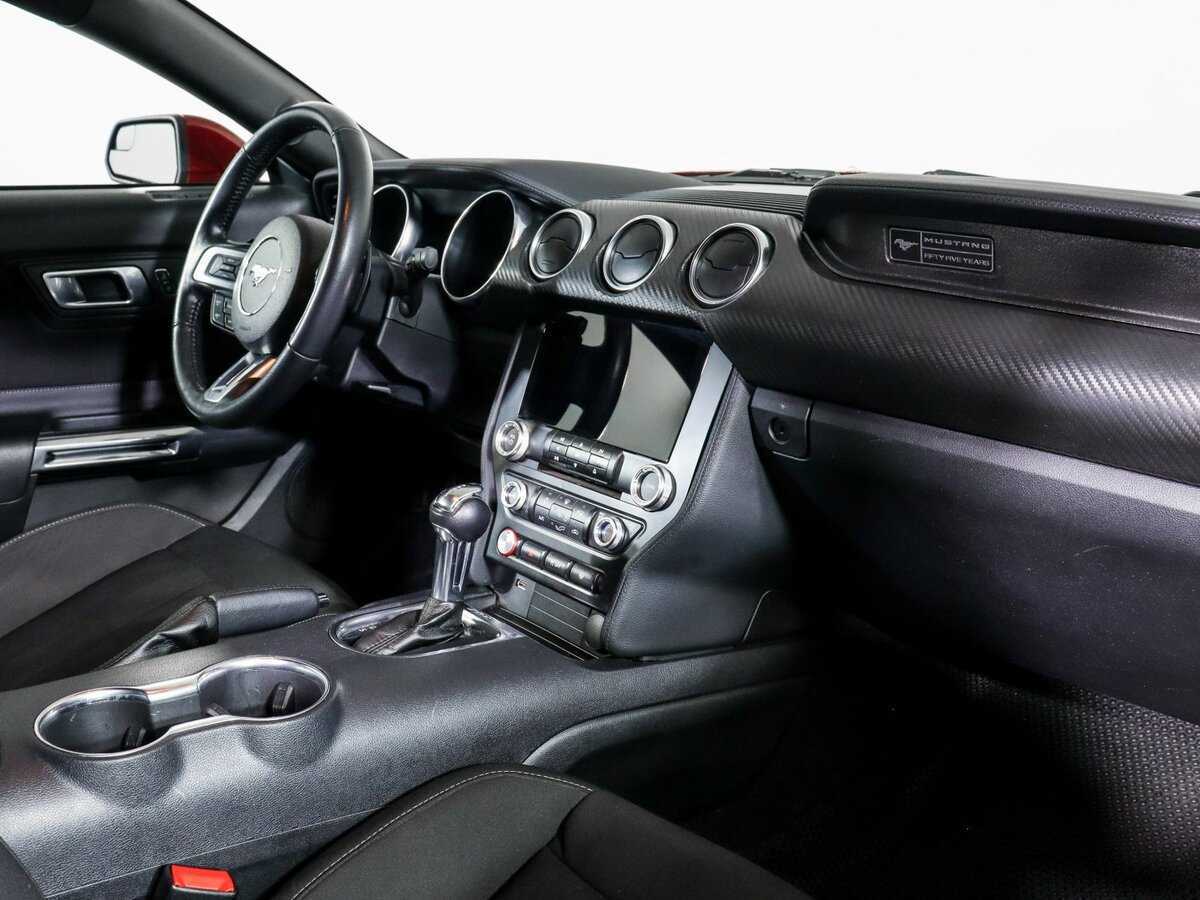 Ford Mustang 2020 года с пробегом. Фото: #5