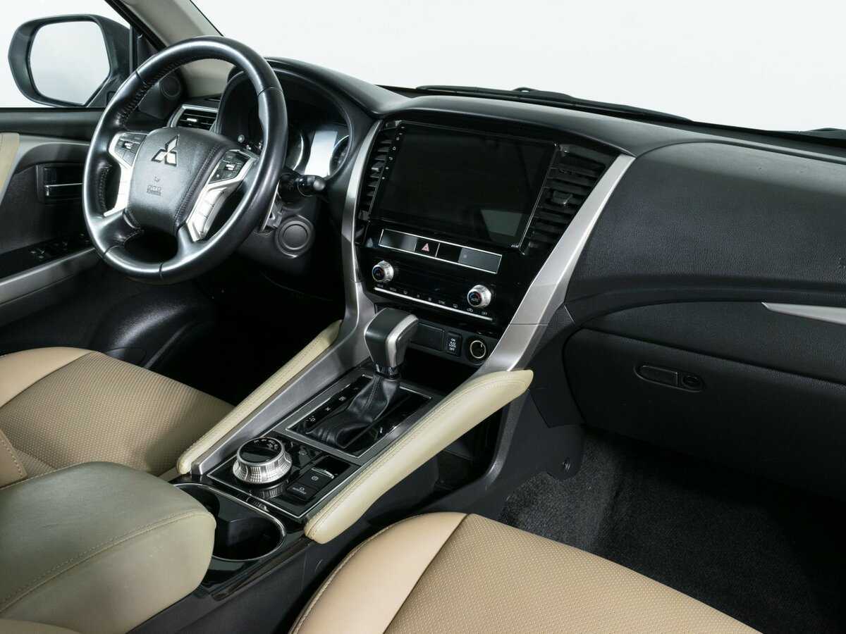 Mitsubishi Pajero Sport 2020 года с пробегом. Фото: #7