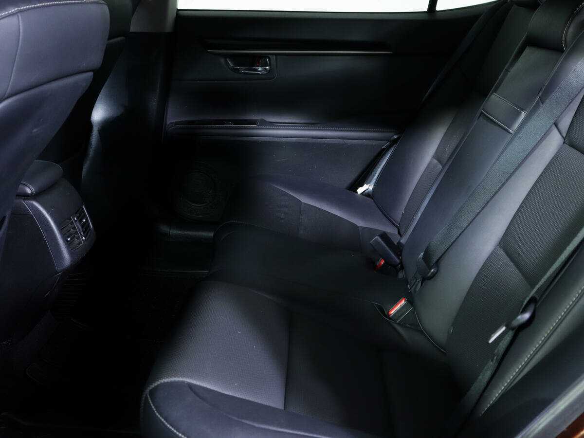 Lexus ES 2016 года с пробегом. Фото: #9