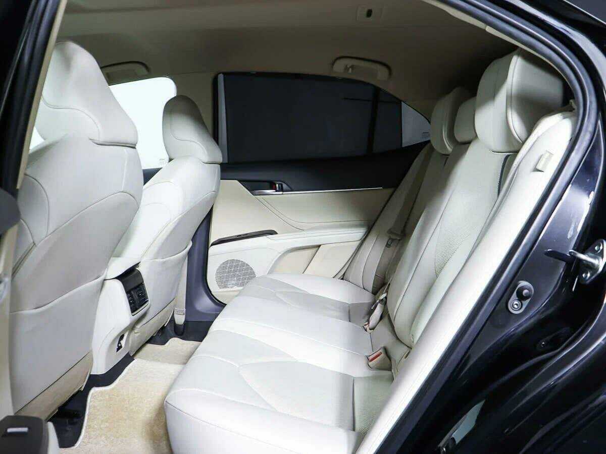 Toyota Camry 2021 года с пробегом. Фото: #12