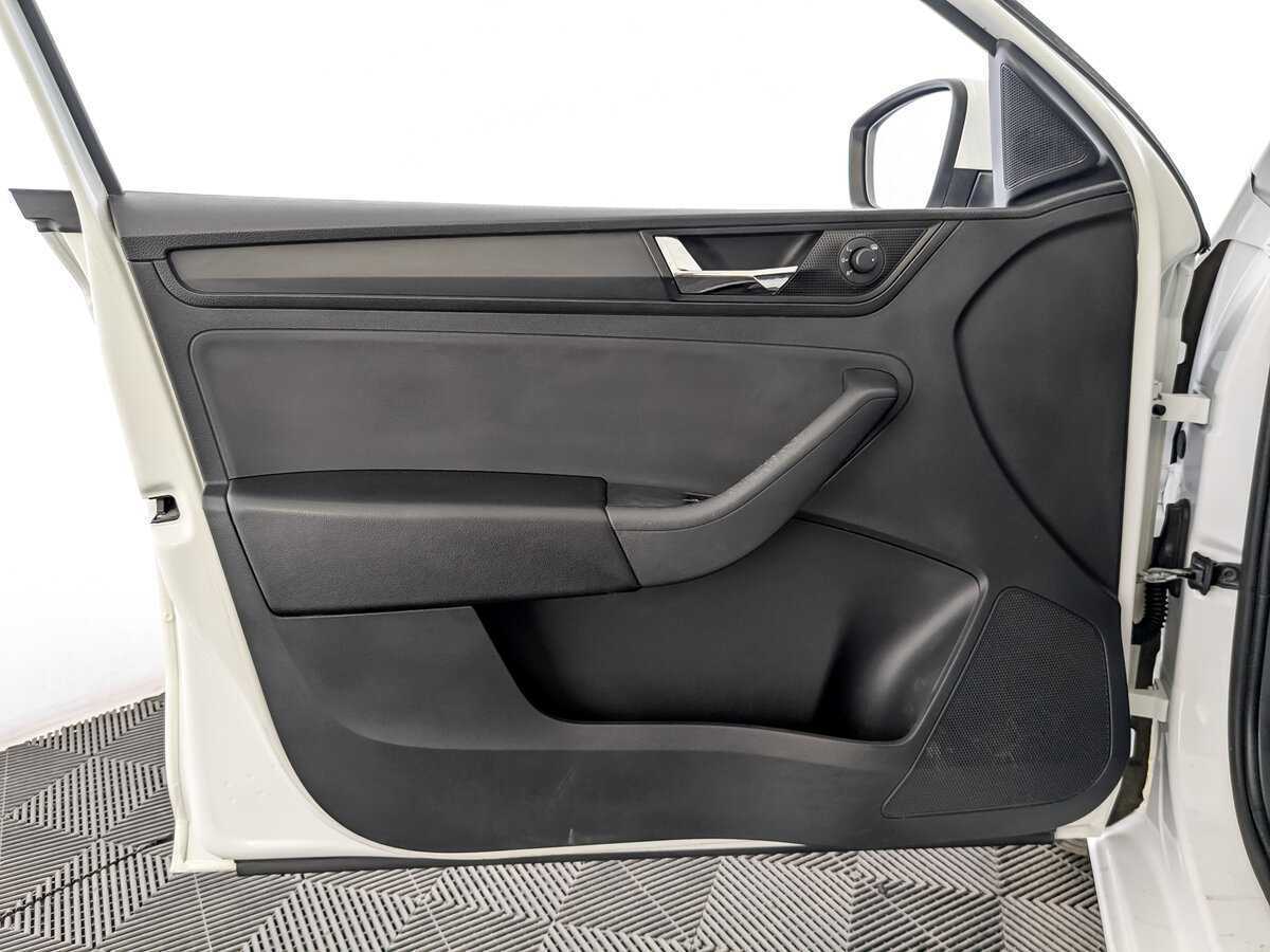 Skoda Rapid 2017 года с пробегом. Фото: #18