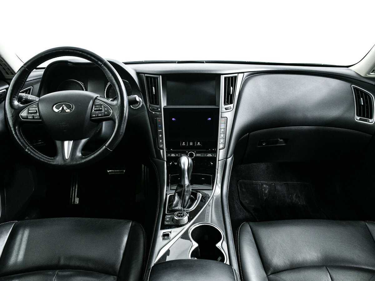 Infiniti Q50 2015 года с пробегом. Фото: #10