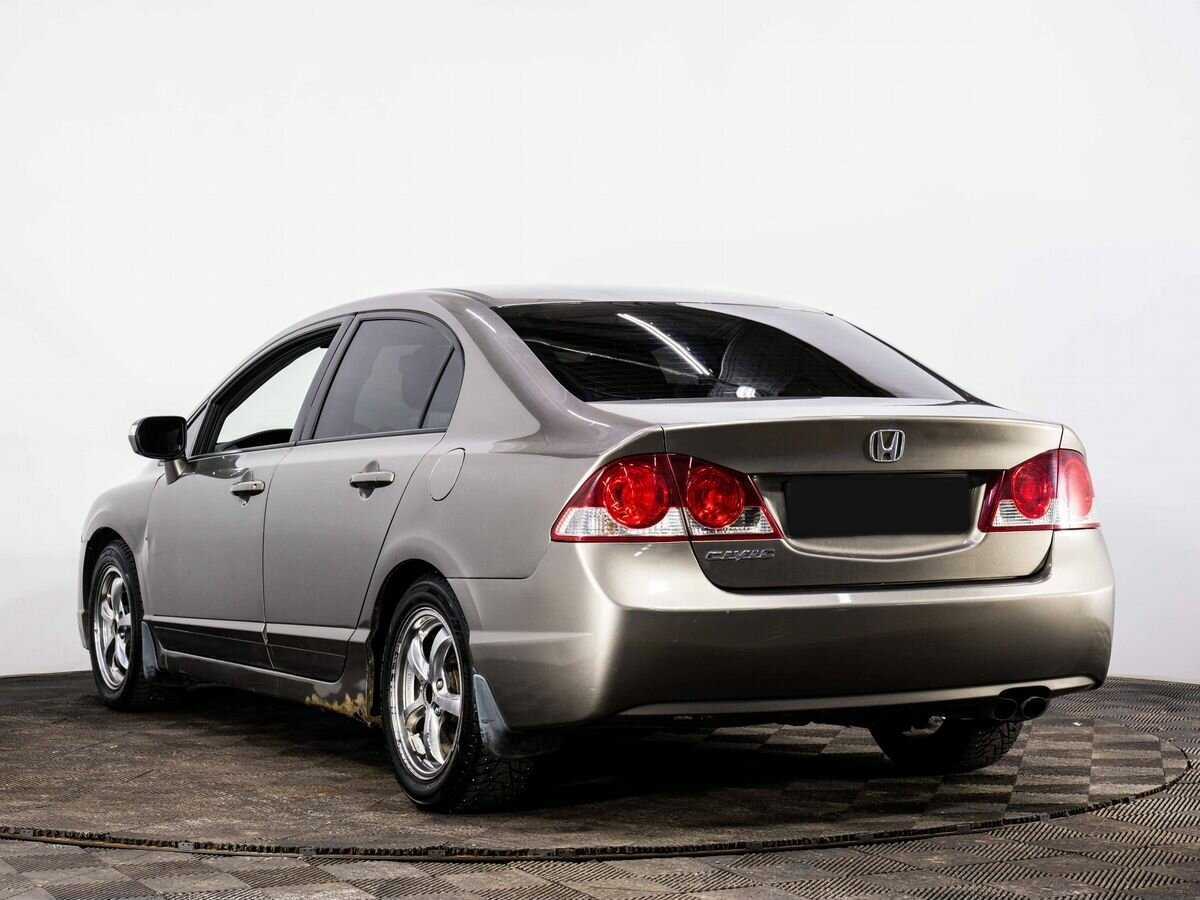 Honda Civic 2008 года с пробегом. Фото: #3