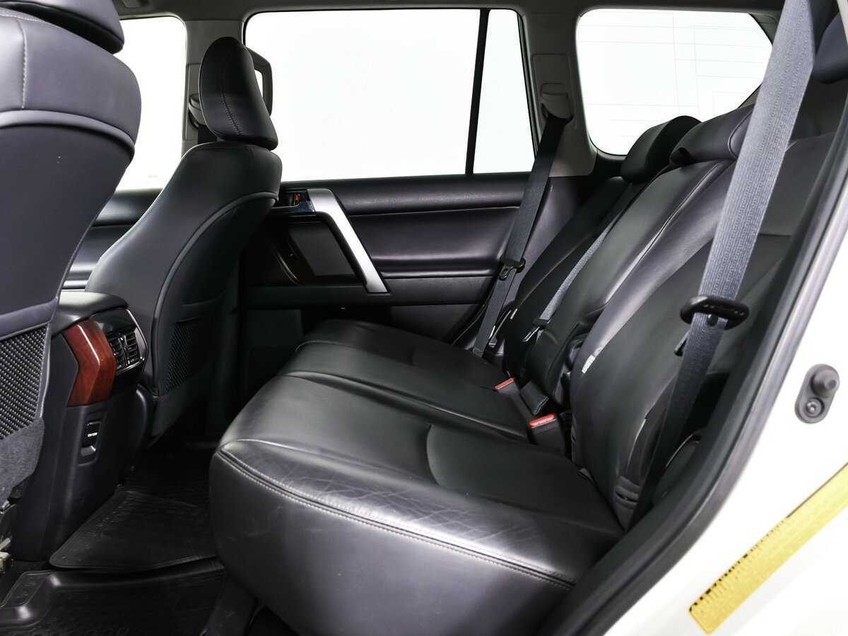 Toyota Land Cruiser Prado 2017 года с пробегом. Фото: #12