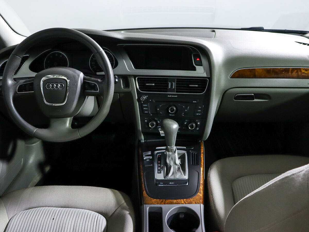 Audi A4 2011 года с пробегом. Фото: #9