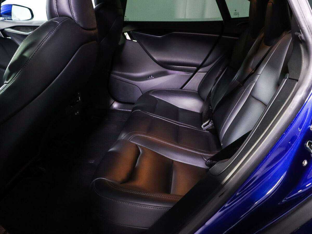 Tesla Model S 2021 года с пробегом. Фото: #8
