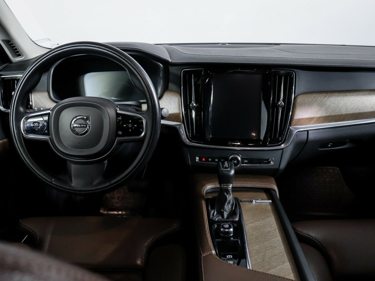 Volvo S90 2019 года с пробегом. Фото: #9