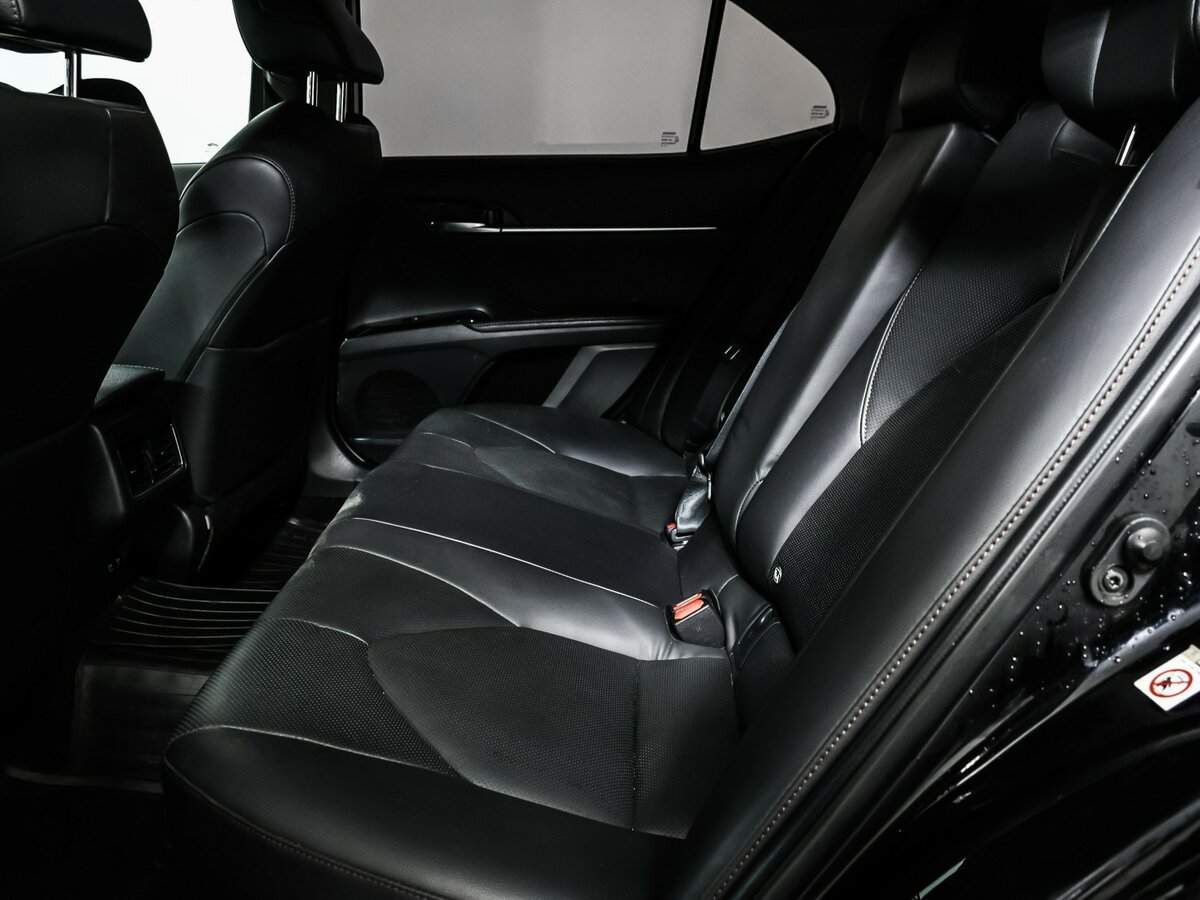 Toyota Camry 2018 года с пробегом. Фото: #13