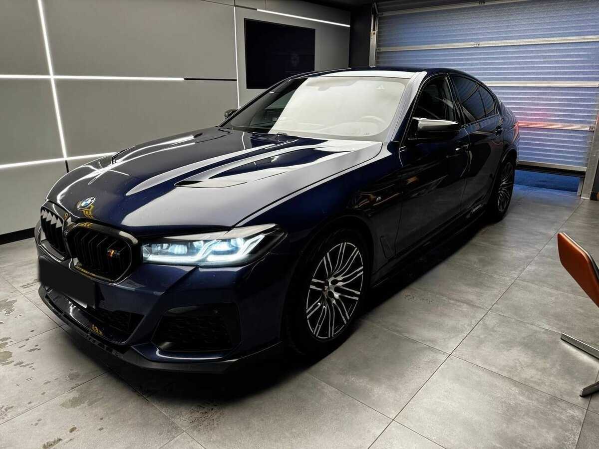 BMW 5 серии 2018 года с пробегом. Посмотреть фото