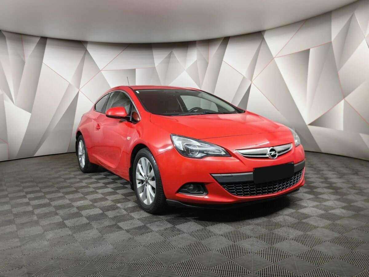 Opel Astra 2012 года с пробегом. Фото: #2